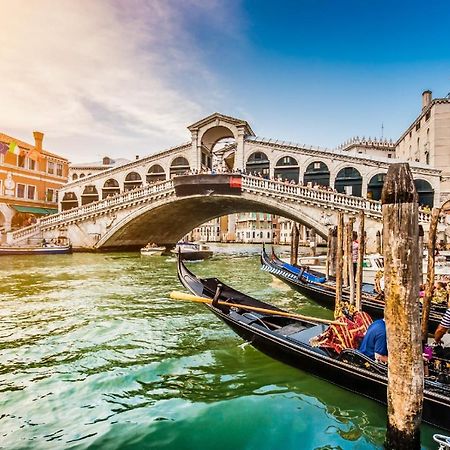 Rialto Apartment Near The Grand Canal Ac Wifi Velence Kültér fotó